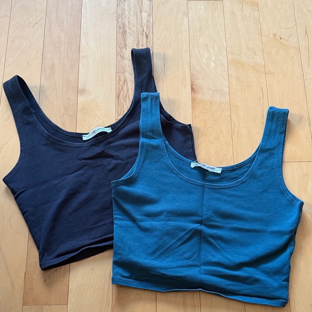 Groceries Apparel 2 crop tank tops - size medium